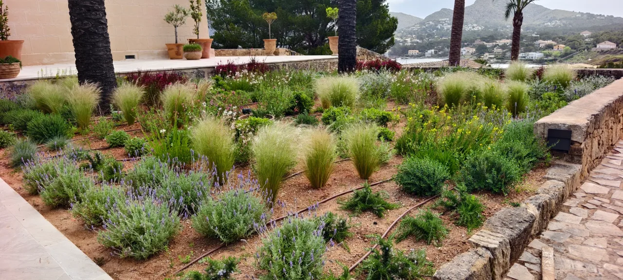 Diseño paisajístico con acero corten